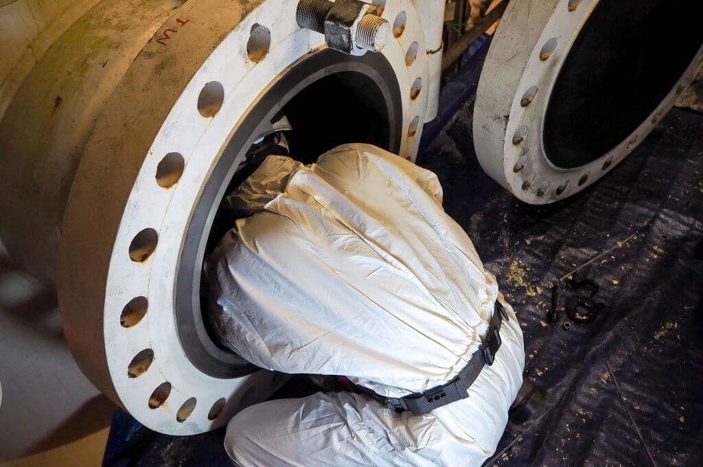 confined-space-industrial-cleaning